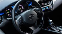 Toyota C-HR – czy dynamiczny wygląd idzie w parze z dynamiczną jazdą?