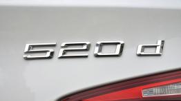 BMW serii 5 F11 520d Touring (2015) - emblemat