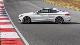 Mercedes-AMG C63 Coupe (2016) - lewy bok
