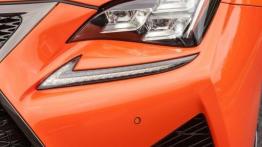 Lexus RC F (2015) - lewy przedni reflektor - wyłączony