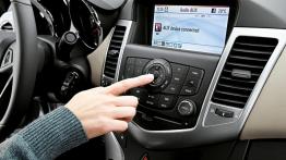 Chevrolet Cruze - radio/cd/panel lcd