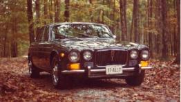 Jaguar XJ - widok z przodu