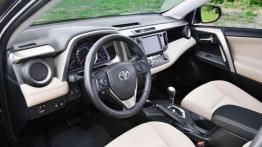 Toyota RAV4 z nowym silnikiem i kilkoma zmianami