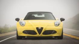 Alfa Romeo 4C Spider Yellow (2016) - wersja amerykańska - widok z przodu