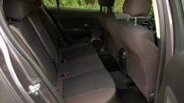 Chevrolet Cruze Hatchback 5d 1.8 16V DOHC 141KM - galeria redakcyjna - tylna kanapa
