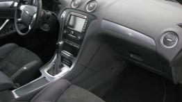 Ford Mondeo IV Facelifting - galeria redakcyjna - pełny panel przedni