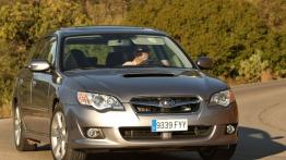 Subaru Legacy Kombi 2008 - widok z przodu
