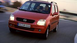 Opel Agila 2000 - widok z przodu