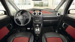 Peugeot 1007 RC - widok ogólny wnętrza z przodu