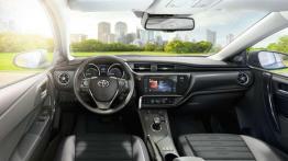 Odświeżona Toyota Auris wjeżdża do polskich salonów