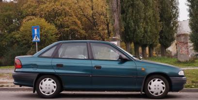 Opel Astra F Sedan 1.4 i 60KM 44kW 1991-2002