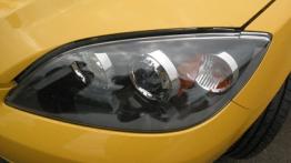 Mazda 3 I Hatchback 2.0 i 16V 150KM - galeria redakcyjna - lewy przedni reflektor - wyłączony