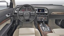 Audi A6 Avant 2008 - pełny panel przedni
