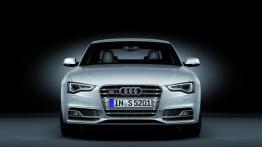 Audi S5 Coupe 2012 - przód - reflektory włączone