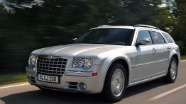 Chrysler 300C Touring - widok z przodu
