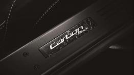 Aston Martin Vanquish Carbon Edition - na deser