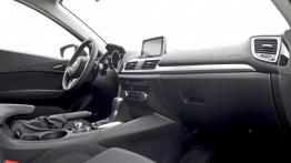 Mazda 3 III Sedan 2.0 120KM - galeria redakcyjna - widok ogólny wnętrza z przodu