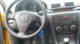 Mazda 3 I Hatchback 2.0 i 16V 150KM - galeria redakcyjna - kokpit