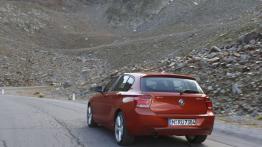 BMW 120d xDrive - widok z tyłu