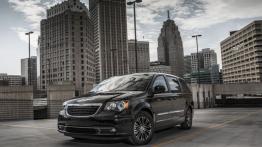 Chrysler Town and Country S - lewy bok
