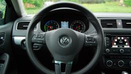 Volkswagen Jetta VI Sedan 1.4 TSI Hybrid 170KM - galeria redakcyjna - kierownica