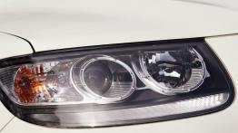 Hyundai Santa Fe 2010 - prawy przedni reflektor - wyłączony