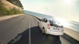 Toyota Prius Facelifting - widok z tyłu