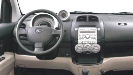 Daihatsu Sirion - pełny panel przedni