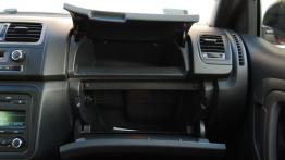 Skoda Fabia II Hatchback Facelifting 1.2 TSI 105KM - galeria redakcyjna - schowek przedni otwarty