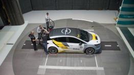 Właściwości aerodynamiczne: Opel Astra TCR testowany w najlepszych warunkach