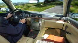 Lancia Thesis - klapa w stylu retro