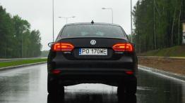 Volkswagen Jetta VI Sedan 1.4 TSI Hybrid 170KM - galeria redakcyjna - widok z tyłu