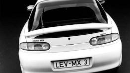 Mazda MX3 - widok z tyłu