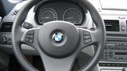 BMW X3 3.0i - galeria redakcyjna - kierownica