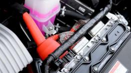 Toyota Prius Plug-in - hybryda z gniazdkiem tle