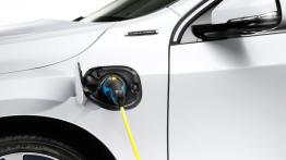 Volvo S60L Petrol Plug-in Hybrid Concept (2014) - gniazdo ładowania