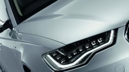 Audi A6 2011 - prawy przedni reflektor - wyłączony