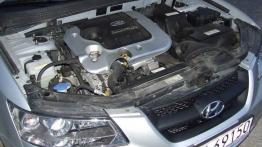 Hyundai Sonata - pokrywa silnika otwarta