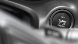 Mazda 3 III Sedan 2.0 120KM - galeria redakcyjna - przycisk do uruchamiania silnika