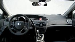 Honda Civic IX Tourer 1.8 i-VTEC - galeria redakcyjna - pełny panel przedni