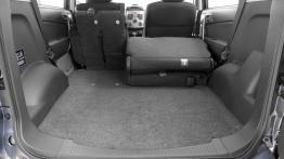Daihatsu Terios - tylna kanapa złożona, widok z bagażnika