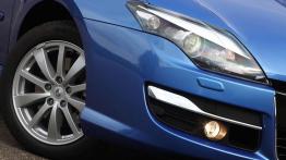 Renault Laguna po liftingu - prawy przedni reflektor - wyłączony