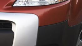 Peugeot Partner II Tepee - lewy przedni reflektor - wyłączony