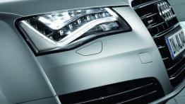 Audi A8 D4 Long - prawy przedni reflektor - wyłączony