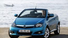 Opel Tigra Twintop - widok z przodu