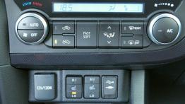 Toyota Auris II Touring Sports - galeria redakcyjna (2) - panel sterowania wentylacją i nawiewem