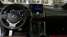 Lexus NX300 - galeria redakcyjna - kokpit