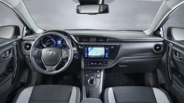 Toyota Auris II Touring Sports Facelifting Hybrid (2015) - pełny panel przedni
