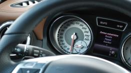 Mercedes GLA 200 CDI 136KM - galeria redakcyjna - prędkościomierz