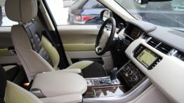 Range Rover Sport II 4.4 SDV8 340KM - galeria redakcyjna - widok ogólny wnętrza z przodu